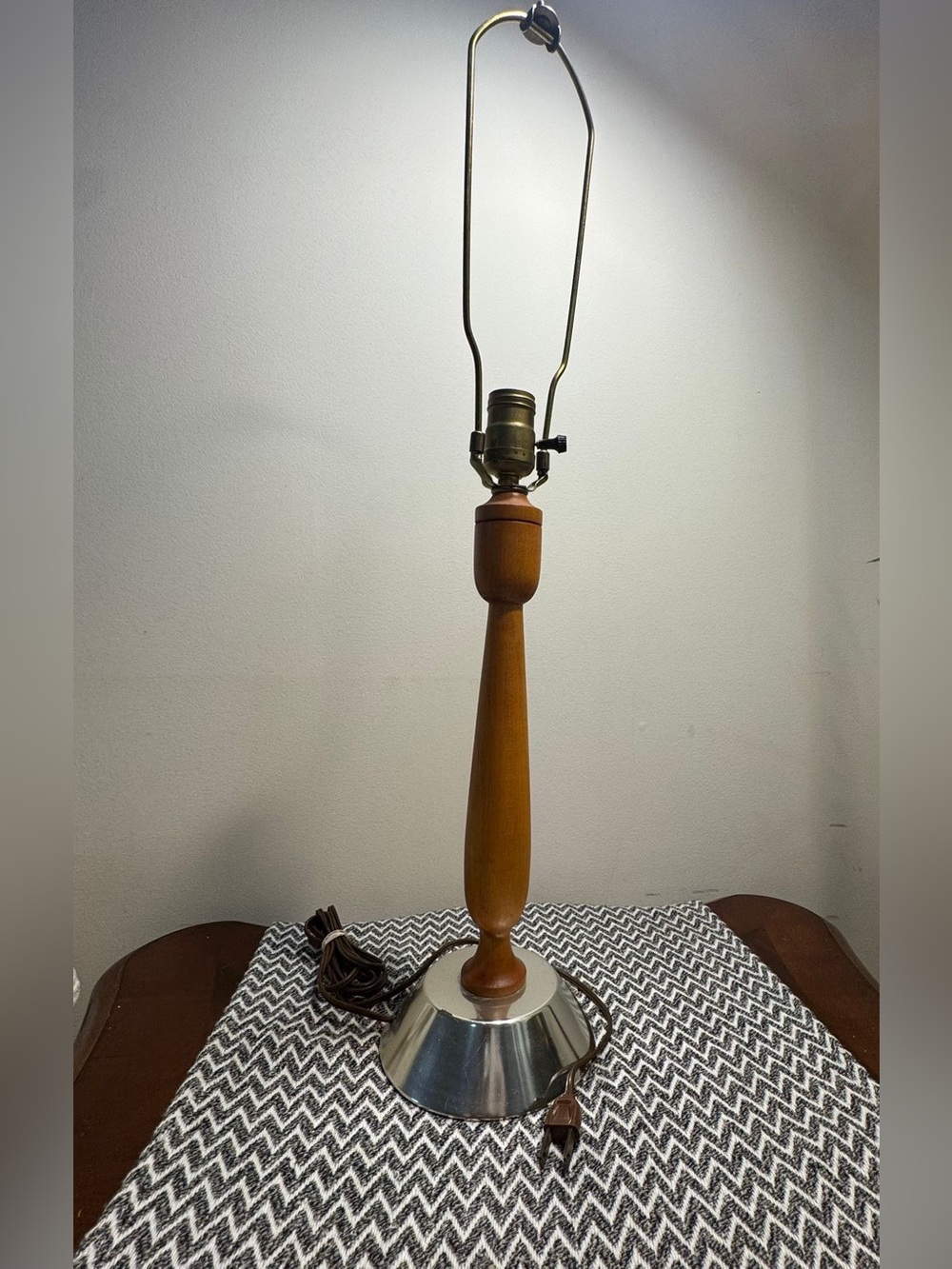 26” Vintage Mid Century Modern Metal Table Lamp Silver Base Retro Collectible